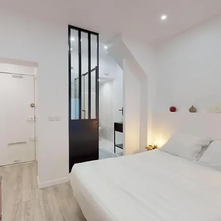 Appartamento Luxurious And Cosy In The Center Of 14 Parigi
